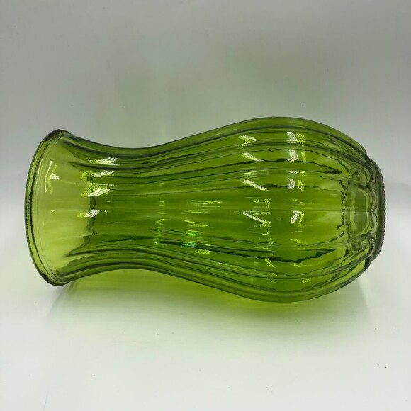 Vintage Green Glass Flower Plant Vase Indoor Tabletop Display Collectible Decor - Picture 4 of 12